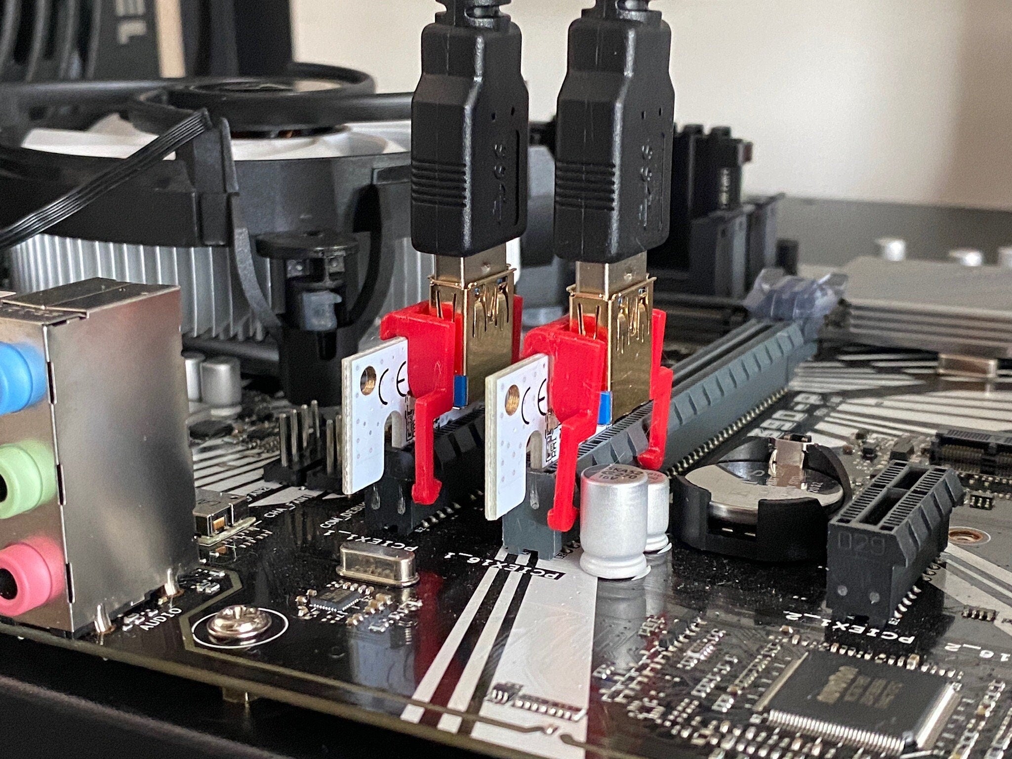 PCIe Riser Locking Clips for Mining Rigs // Good for tight spaces // 3 ...