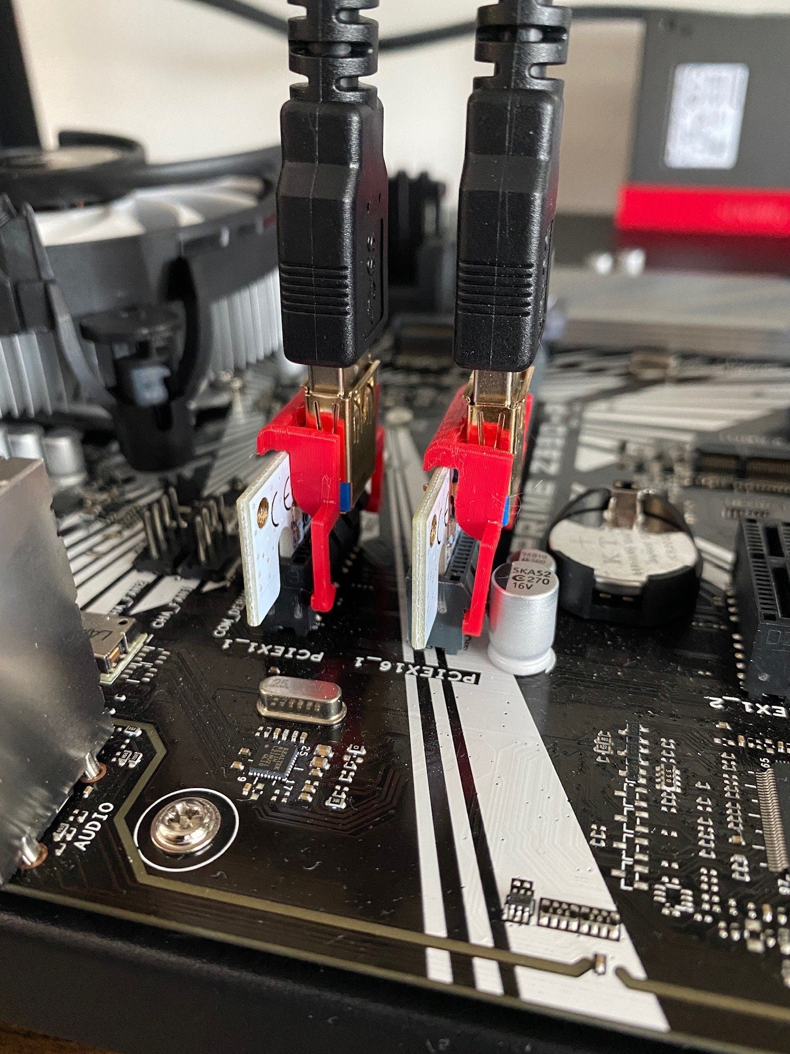 PCIe Riser Locking Clips for Mining Rigs // Good for tight spaces // 3 ...